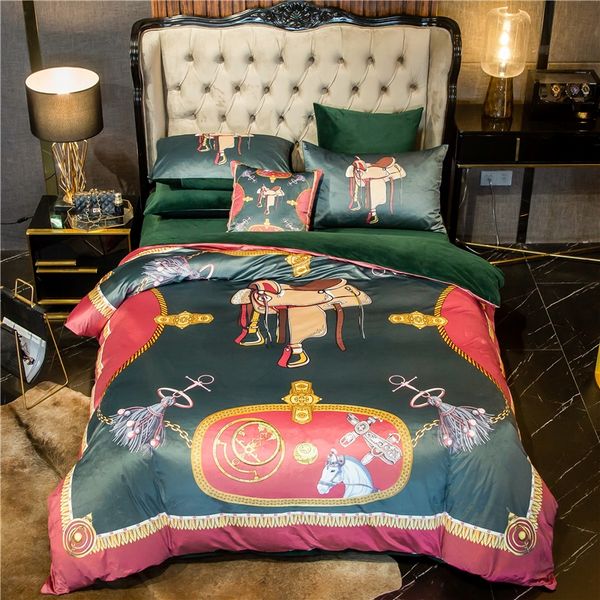 Luxo inverno desenhador de cama conjuntos cavalo impresso veludo rainha king size dimevetro tampa de cama folha fronha fashion designers conformadores conjunto