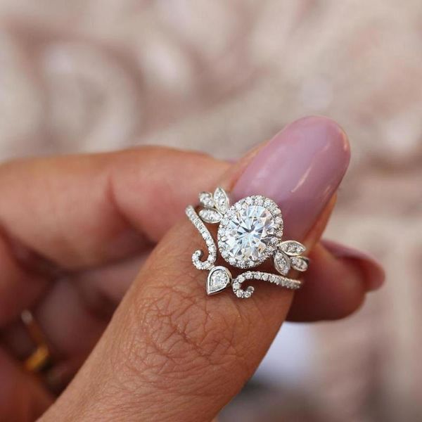 

wedding rings luxury exquisite zircon ring electroplating platinum super flash egg-shaped cut engagement ladies christmas gift, Slivery;golden