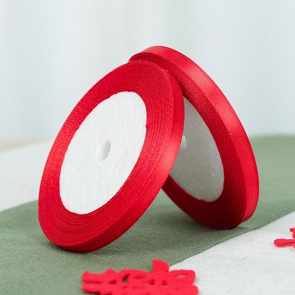 

festive red ribbon wedding candy box accessories