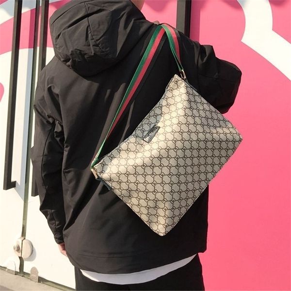 

fast handed man with the bag, young kwai shoulder large business casual men and women purses