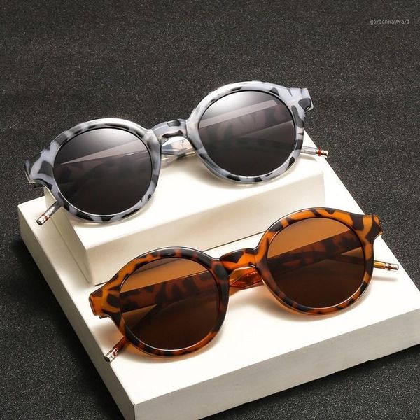 

classic design women sunglasses vintage round frame trendy men sun glasses plastic uv400, White;black