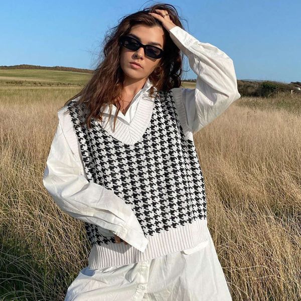 

autumn and winter 2020 men's new sweater plaid v-neck loose casual versatile olen vt top, White;black