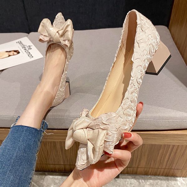 

luxury dress shoes french girls' high 's 2021 summer butterfly net red pointed thin shallow mouth single shoe middle heel, Black