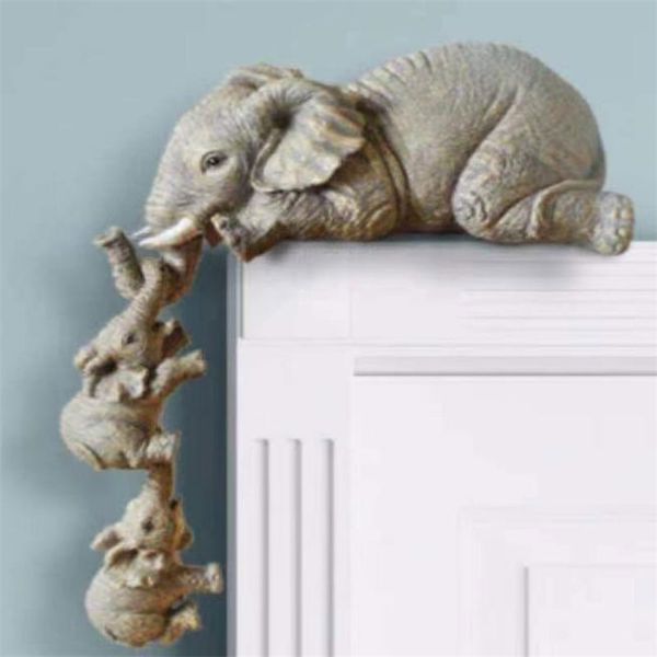3 Stück Elefantensitter, handbemalte Harzfiguren, Mutter und zwei Babys, die an der Kante des Regaltischs hängen, Heimdekoration 210811