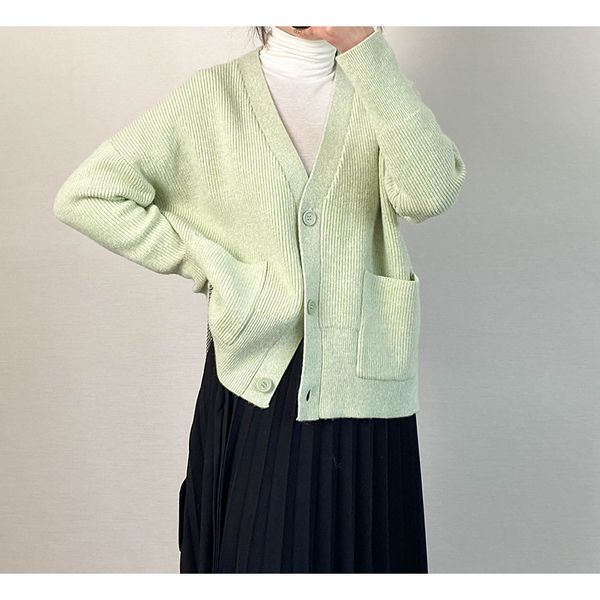 

2021 women sweater autumn and winter new style v-neck long-sleeved green loose knitted cardigan 4buu, White;black