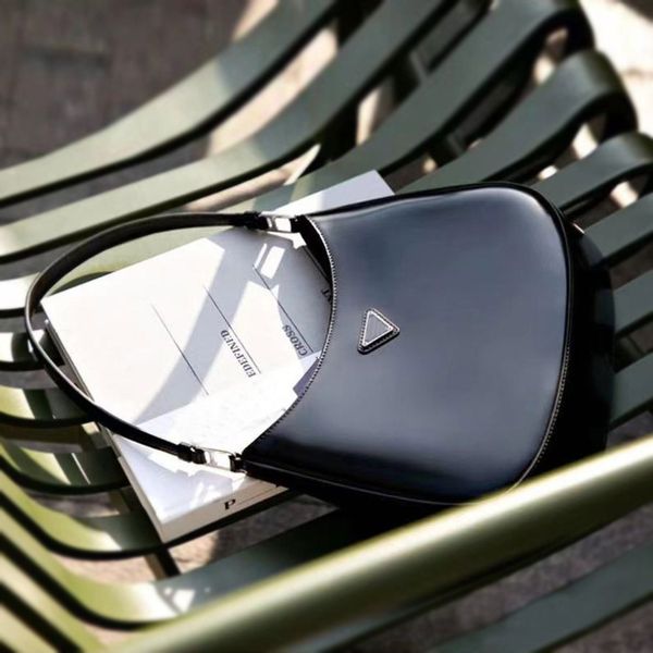 

hobo cleo axillary bag