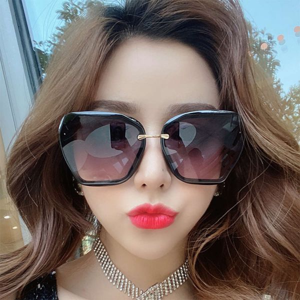 

the big frame net red vibrato, the same sunglasses 6048 korean version tiktok fashion street shading sunglasses, White;black