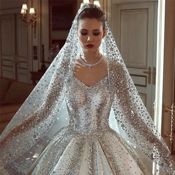 Abiti da spalla di cristallo fuori spalla Abiti da sposa Arabia Saudita Dubai Plus Size Abito da sposa a maniche lunghe con veli