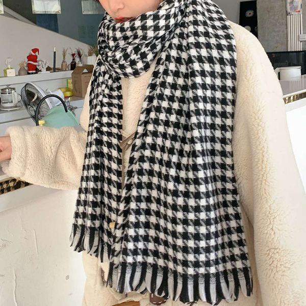 

designer 2021 new spring black and white thousand bird women's plaid cashmere shawl tassel scarf, Blue;black