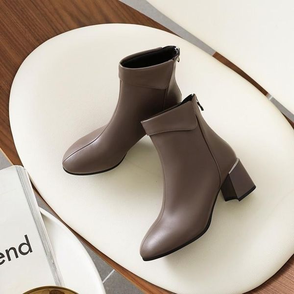 

boots and autumn winter 2021 women's square head is thin, medium heel short korean version thick, Black