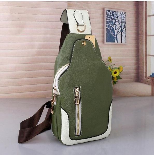 Sacchetti diagonali di modo libero di trasporto Sling Shoulder Bag Men Chest Cross Body Bag Leather Sporty Travel Pack Borse a tracolla all'aperto Walle