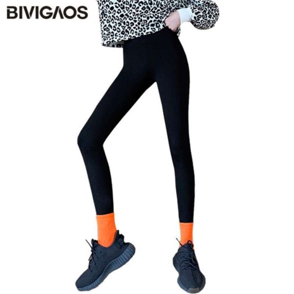 BIVIGAOS Donne Lettere Leggings in pelle di squalo Taglio libero Butt Lifter Vita alta Slim Leggings neri sexy Sport Fashion Leggings casual 210928