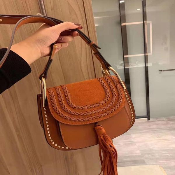 

hip ysiykiy lwomen classic crochet suede tassel designer luxury handbag rivet c bag 2021 bag shoulder fashion crossbody messenger odpd