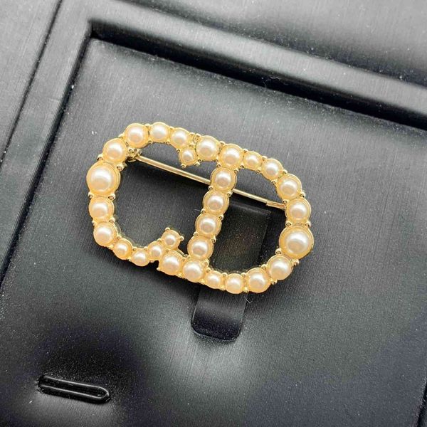 

letter pearl brooch women's net red temperament brass pin accessories, Gray