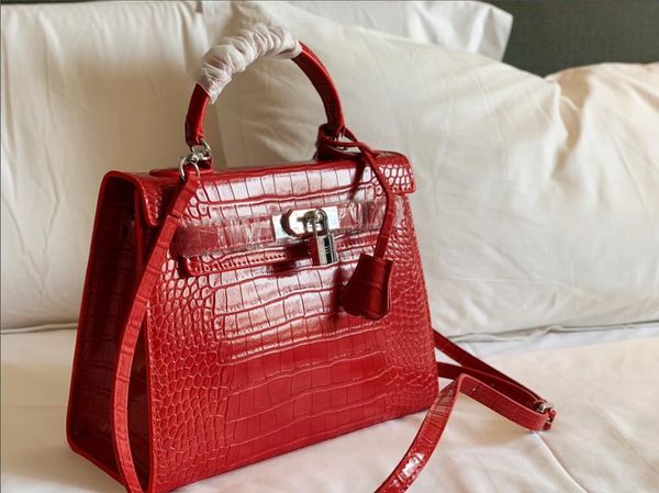 

style is the first choice for super classic temperament, alligator texture, super good upper body capacity, capacity, versa