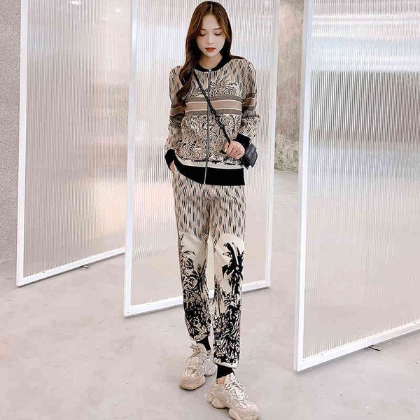 

design clothing 2021 autumn winter new loose coconut tree stripe knitted cardigan sweater pants two piece suit fashion, White