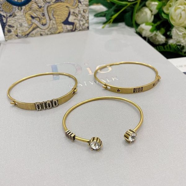 

2021 new designer 2021 fashion three combinations one letter bracelet star's same style, Golden