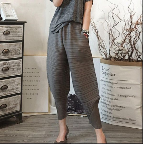 

2021 autumn new pattern elastic waist pleated ankle length solid color loose ladies fashion harem pants ba696, Black;white