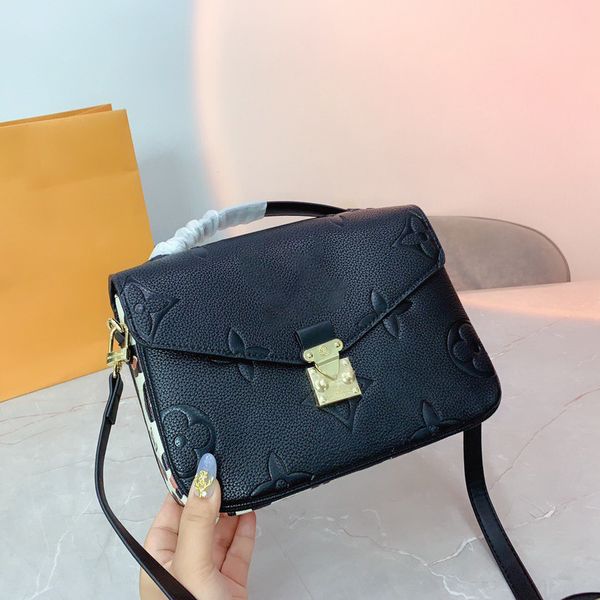 

design s new women's fashion simple postman leather messenger small square bag
