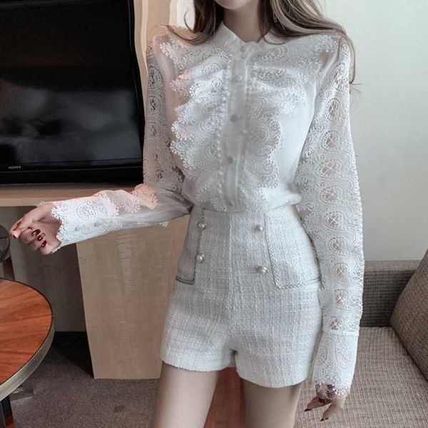 

spring two piece set women lace embroidery hollow out ruffles shirt + tweed short pants suits 210526, White