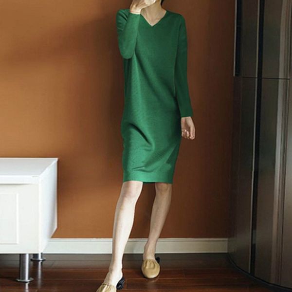 

new autumn and winter new solid color cashmere sweater female half high round neck pullover short knit slim large size loose, Black