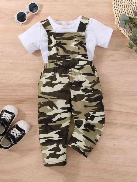 

baby solid tee & camo print patched pocket overalls she, White