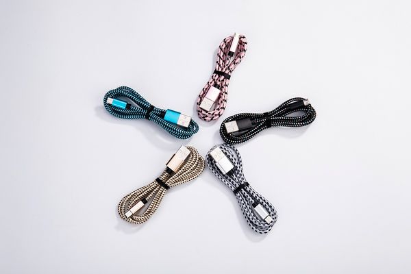 

android + double color lace pure copper cable, aluminum shell 110 piece of copper wire 2.4 a quick charge charging data line