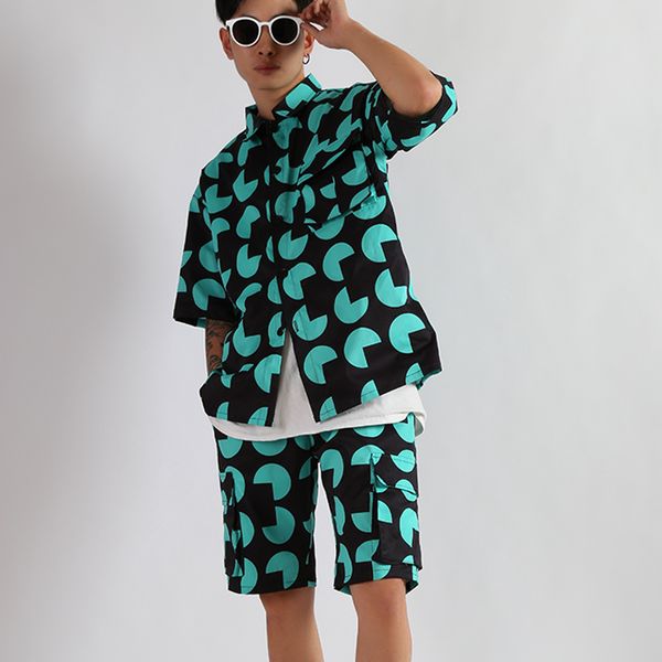 

loose summer men set (shirt+shorts) geometry pattern shirts two-pieces tide male rock singer dancer hip hop street dance outfit, Black;red