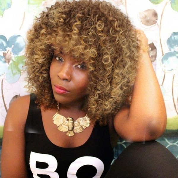 Mode Ombre Kurzer Afro Courly Brown African American Full Perücken Synthetische Für Schwarze Frauen Keine Spitzenhaare auf Lager y ForwardFactory Direct