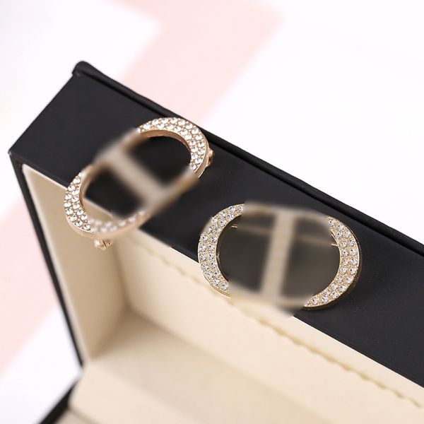 

special offer 75% off outlet online family personality brooch simple english alphabet sweater small pin windbreaker coat brooch accessories, Gray