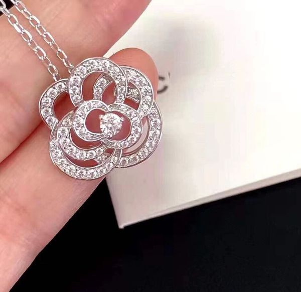 

design jewelry xiaoxiang jiafu bag mountain camellia full diamond hollow pendant simple necklace women's net red same clavicle chain ba, Silver
