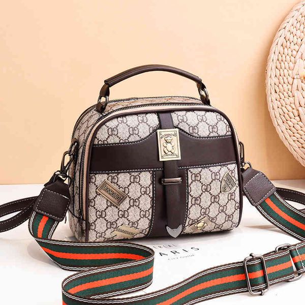 

2022 new factory wholesale women's bag one shoulder portable cross women's red