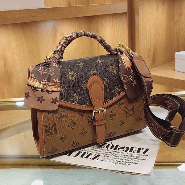 

2022 factory outlet versatile ins messenger women's fashion armpit french minority one shoulder bag atvl