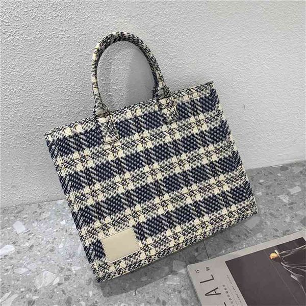 

women luxurys designers bags 2021 large capacity commuter hand fashion mother and son plaid high- designer handbag handbags totes crossbody