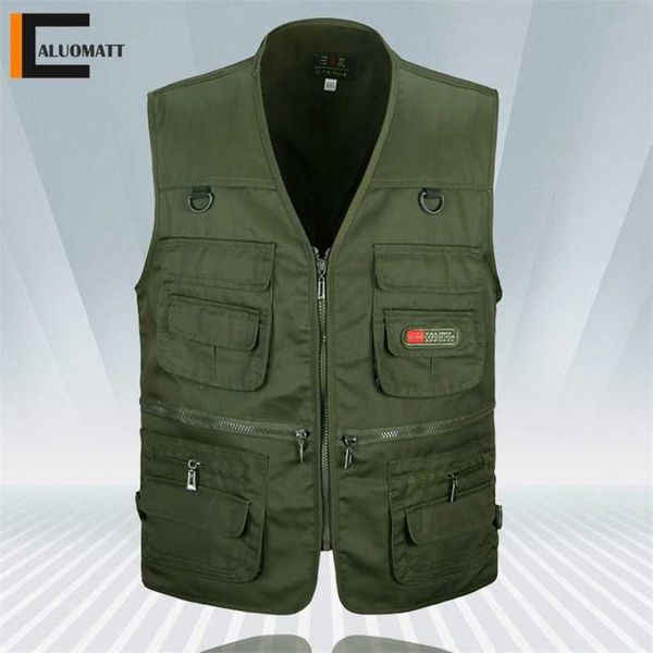 Gilet da pesca da uomo Outdoor Casual Multi-tasche Giacche senza maniche Maschile Estate traspirante Gilet in maglia da uomo Pography Gilet 211108