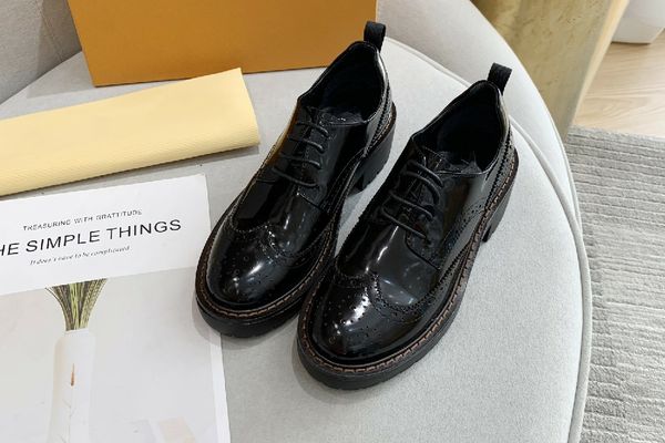 

latest good quality real leather women shoes flat casual sandals slippers high heels banquet party neakers wedding designer 232, Black