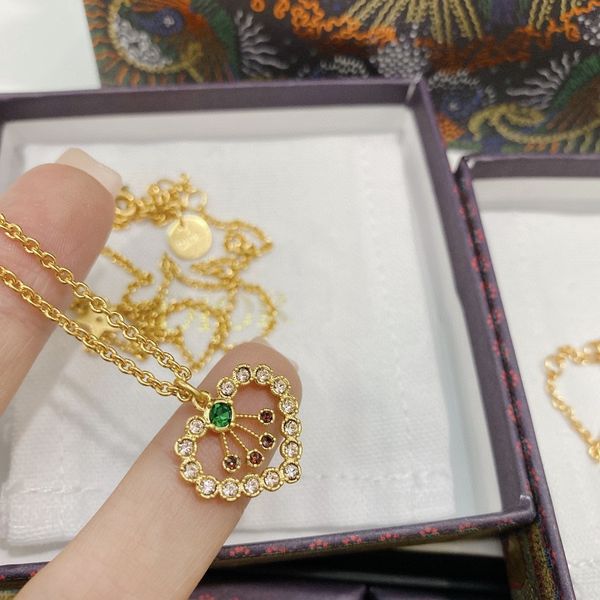 

2021 luxury designer jewelry 2021 new qixi limited edition red love color diamond letter net bracelet necklace, White