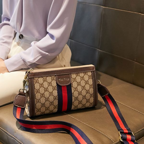 

luxury handbags and storage small 2021 new summer foreign style chain small square versatile one shoulder armpit bag fas