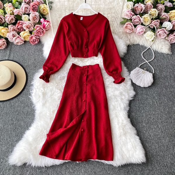 

2021 vintage solid red/green/beige 2pcs women v-neck long sleeve single-breasted + high waist skirt two piece set fall wkq1, Black;gray