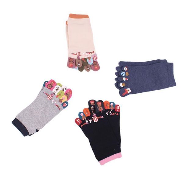

straight new korean cotton five finger socks in autumn and winter c0224, Black;white