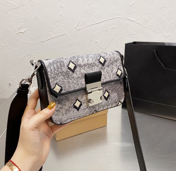 

21fw women's messenger bag crossbody designer shoulder bags fashion with classic letter print canvas handbag wallet