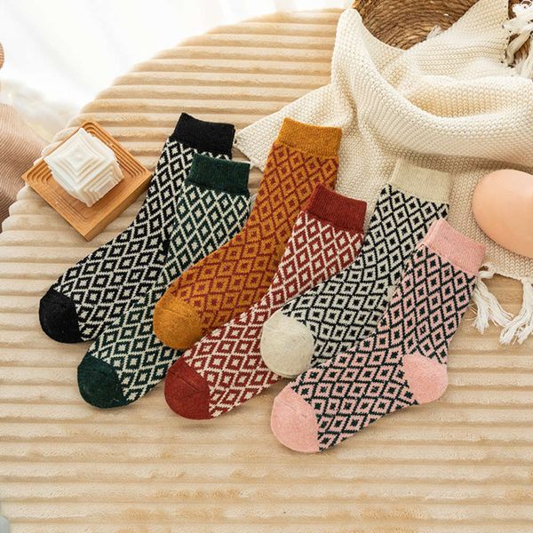 

autumn winter pineapple wool thickened small cashmere pile, Black;white
