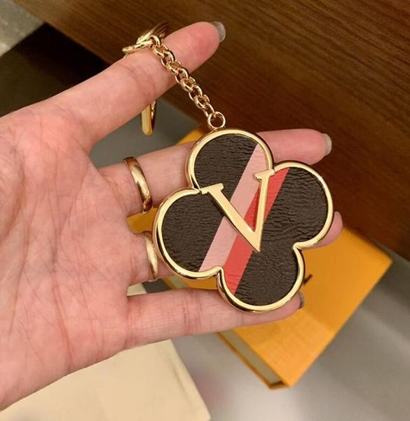 

four-leaf keychains lucky clover car key chain rings accessories fashion pu leather keychain buckle for men women hanging decoration with re, Silver