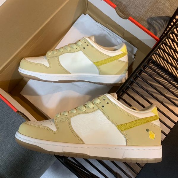 

2021 men women running shoes basketball shoess sb low pro qs dancing bear valentine's day limited sports shoes chunky strange love unc