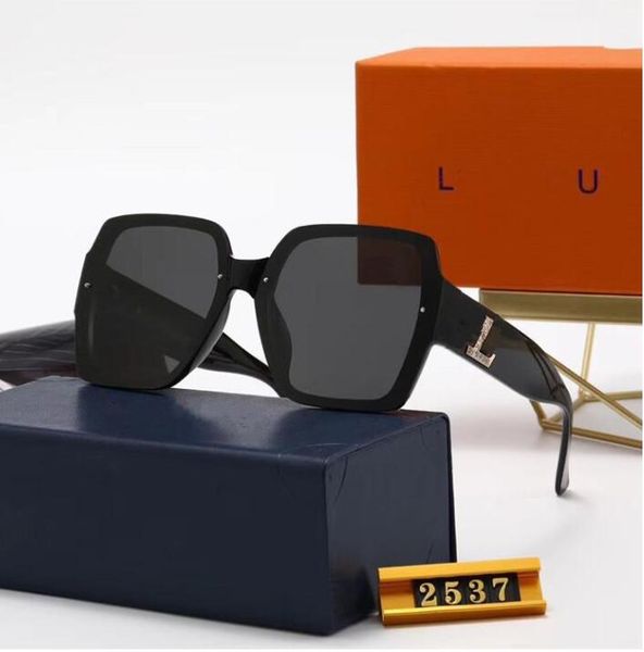 

2021 popular women fashion sunglasses square summer style full frame uv protection 0083s sunglasses mixed color come with box, White;black
