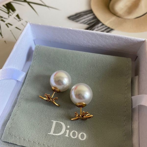 

designer earrings jewellery bee pearl earrings fashion temperament versatile pearl front and back design dw1m, Silver