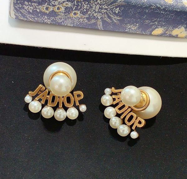 

designer jewelry 2021 new 925 silver needle brass sector pearl earrings fashion letter earrings for women gkrg, Golden