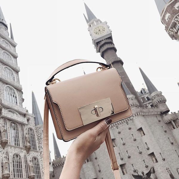 

2019 new high-quality designer messenger women's s simple lock small square wild shoulder bag