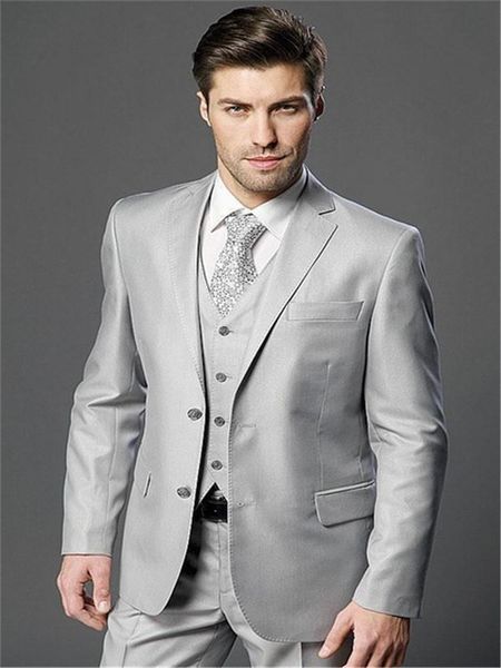 Abiti da uomo Blazer 2021 Abito classico argento 3 pezzi Abito da sposa personalizzato Sposo Groomsmen Abito da ballo Smoking sottile (cappotto + pantaloni + gilet)