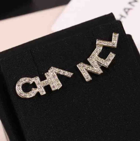 

2021 Hot sale Top quality letters shape with all diamond for women charm jewelry and night clup gift with boc free shipping PS3648, Golden